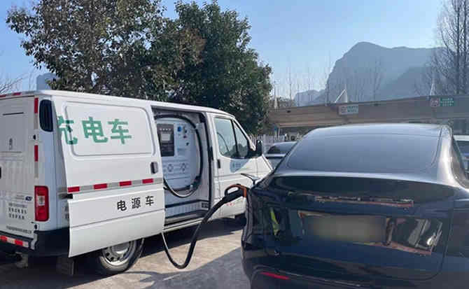 思南汽车搭电